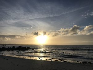 Au long de plages exhaustives